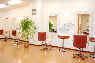 ヘア＆メイク ポトス【ﾍｱｱﾝﾄﾞﾒｲｸﾎﾟﾄｽ】